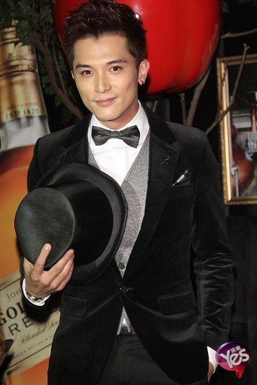 邱泽自曝与唐嫣很难有下文:仅是好朋友而已